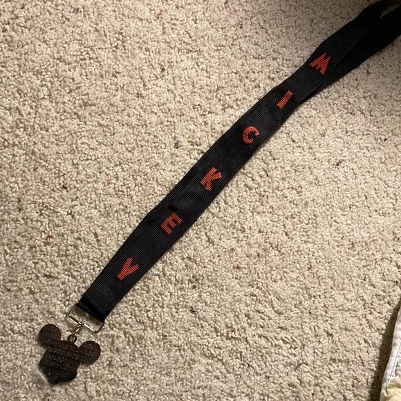 Mickey Mouse Pin Trading Lanyard - Picture 4 of 7